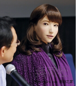 日本研发可自然对话的美女机器人
