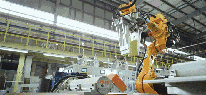 【纪录片--美的的智造时代】武汉空调智能工厂的机器人