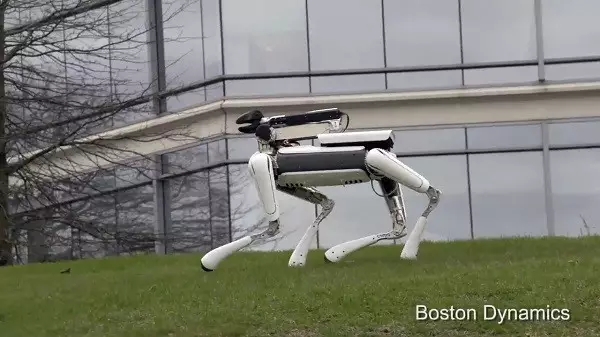 越来越妖孽了 波士顿动力公司的四足行走机器人