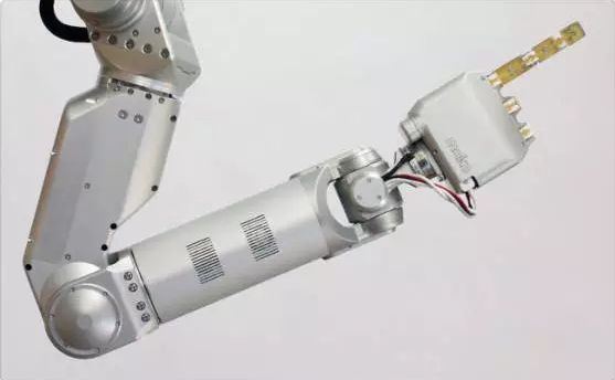 谷歌推出7轴工业机器人略显高端