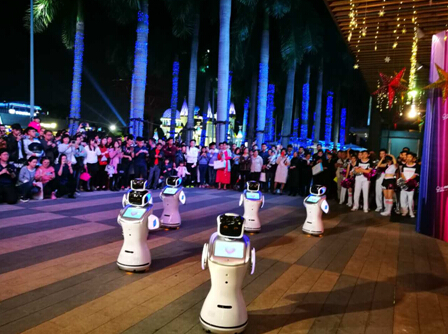 三宝平台机器人携手中影国际，打造中国首家“智慧影院”