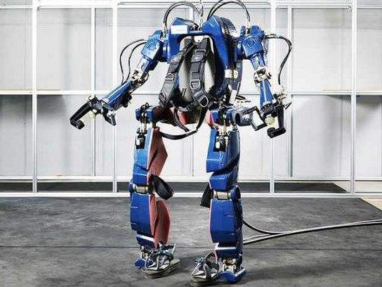 国产骨骼机器人今正式发布 将帮助截瘫患者重新行走