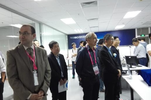 深圳医疗机器人产业引领国际创新 十国公使来访ROBO