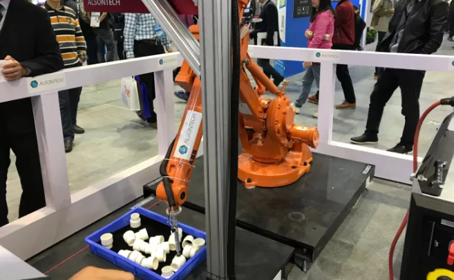 2017 上海工博会国产工业机器人快速崛起