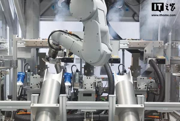 苹果新款回收机器人“黛西”上线：一小时拆200部iPhone