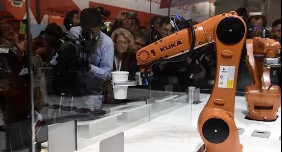 中国需求量太大，德国机器人和自动化设备的销售，在2017年实现创纪录的增长