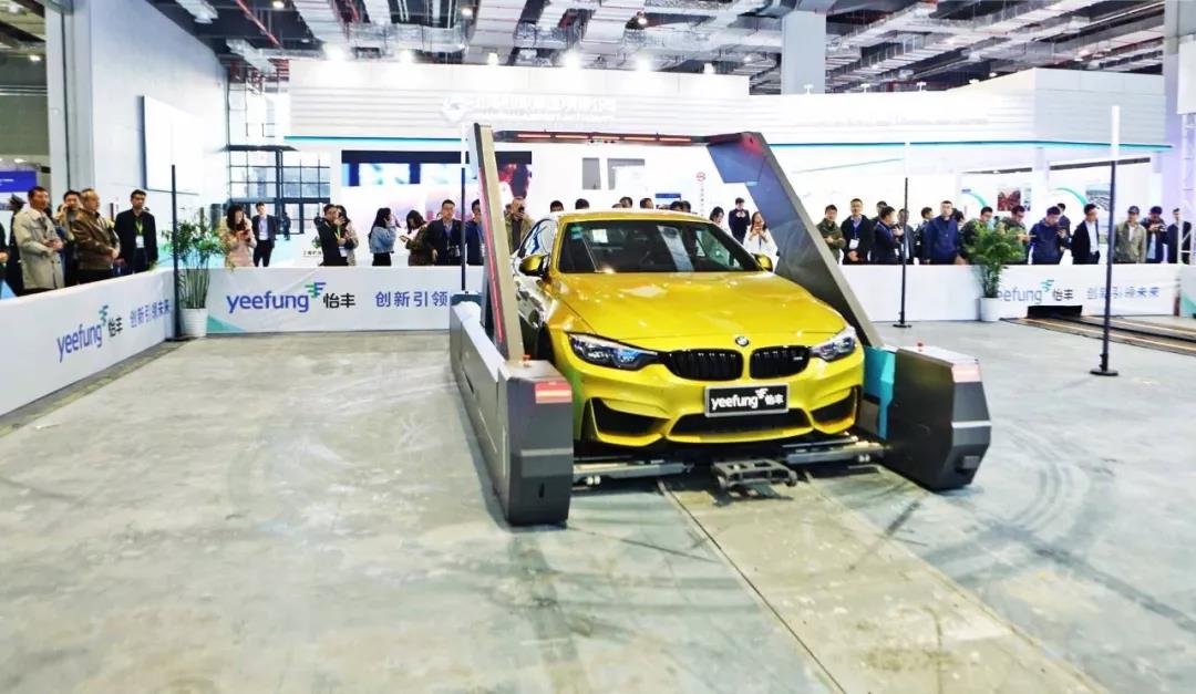 亮相上海停车博览会的两款新一代停车机器人！
