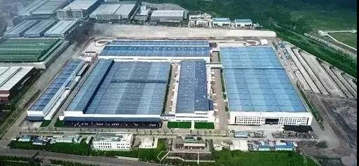 小康集团重庆工厂布局800多台工业机器人与AGV