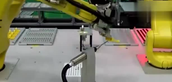 20台工业机器人组成的机器人模组柔性化生产线！